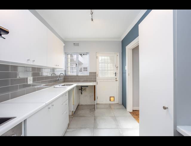 2 BEDROOM APARTMENT TO LET IN TAMBOERSKLOOF